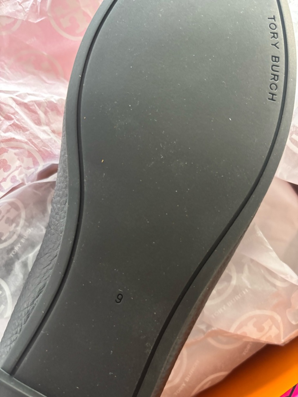 *.New* Tory Burch Black Chelsea Ballet Flat Leather Flats w/ Gold Emblem size 9 - Picture 9 of 9